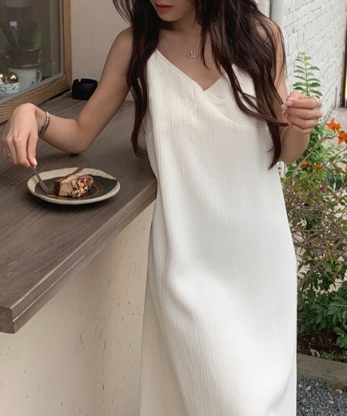 YUGA(ユーガ)の「YUGA_YGMC Korean-style Camisole dress(ワンピース・レディース・オフホワイト/カーキ/ブラック・FREE)」の14枚目の写真