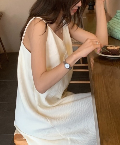 YUGA(ユーガ)の「YUGA_YGMC Korean-style Camisole dress(ワンピース・レディース・オフホワイト/カーキ/ブラック・FREE)」の9枚目の写真