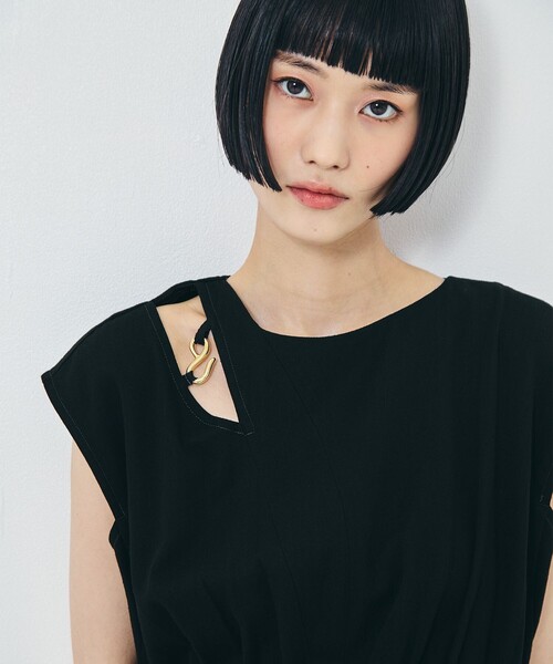 PHOTOCOPIEU(フォトコピュー)の「【PHOTOCOPIEU/フォトコピュー】《STUDIOUS別注》CUT-OUT FLERED DRESS/カットアウトフレアドレス/ウォッシャブル(ワンピース・レディース・ブラック/ネイビー・38/36)」の4枚目の写真