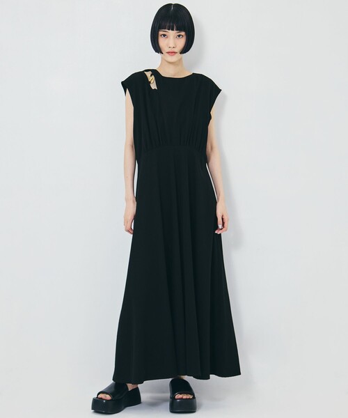 PHOTOCOPIEU(フォトコピュー)の「【PHOTOCOPIEU/フォトコピュー】《STUDIOUS別注》CUT-OUT FLERED DRESS/カットアウトフレアドレス/ウォッシャブル(ワンピース・レディース・ブラック/ネイビー・38/36)」の5枚目の写真