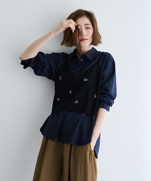 YECCA VECCA(イェッカヴェッカ)の「【2点SET】ビジュー付きビスチェSETシャツ(シャツ/ブラウス・レディース・アイボリー/ネイビー・FREE)」の2枚目の写真