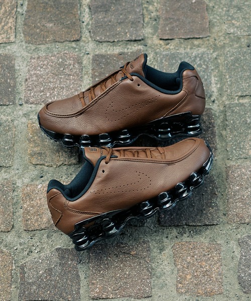 NIKE(ナイキ)の「SHOX TL SE IR2097-200(スニーカー・メンズ・ブラウン・24.5cm/25.0cm/25.5cm/26.0cm/26.5cm/27.0cm/27.5cm/28.0cm/28.5cm/29.0cm/30.0cm/24.0cm)」の13枚目の写真