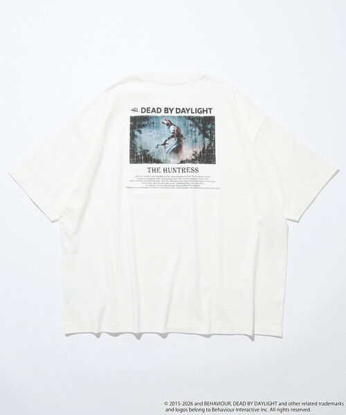FREAK'S STORE(フリークスストア)の「DEAD BY DAYLIGHT 別注 THE HUNTRESS フォト バックプリント クルーネックTシャツ(Tシャツ/カットソー・メンズ・ブラック/ホワイト・MEDIUM/LARGE/X-LARGE)」の4枚目の写真