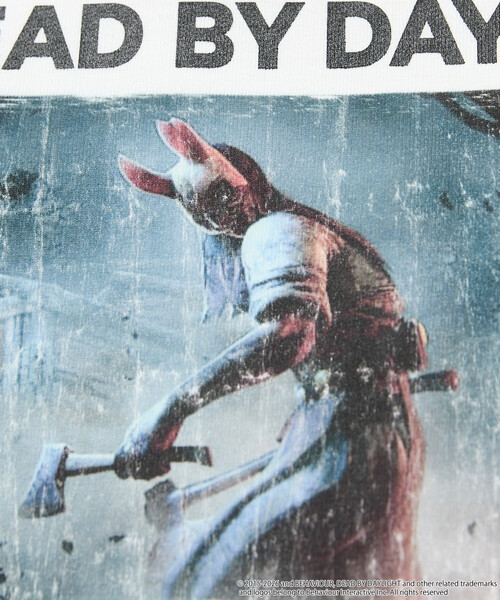 FREAK'S STORE(フリークスストア)の「DEAD BY DAYLIGHT 別注 THE HUNTRESS フォト バックプリント クルーネックTシャツ(Tシャツ/カットソー・メンズ・ブラック/ホワイト・MEDIUM/LARGE/X-LARGE)」の9枚目の写真