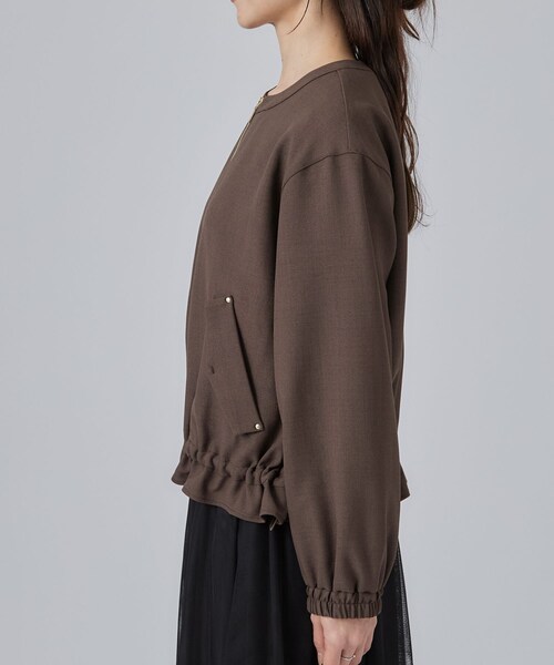 SHOO・LA・RUE（シューラルー）の「【洗濯後しわになりにくい/S-LL】裾ドロストフリルブルゾン（ブルゾン・レディース・ブラウン系その他/ブラック/ライトグレー・01/04/03/02）」の8枚目の写真