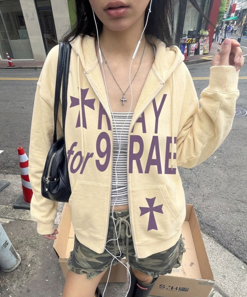 GRAVER（グレーバー）の「[UNISEX]PRAY FOR ジップアップパーカー_White（パーカー・レディース・ホワイト・MEDIUM/LARGE）」の7枚目の写真