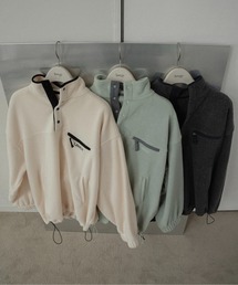 lawgy（ラウジー）の「over size embroidery half button fleece / オーバーサイズエンブロイダリーハーフボタンフリース（その他トップス）」