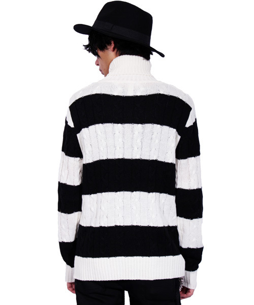 ８(eight)（エイト）の「ボーダー タートル ニットセーター カットソー（ニット/セーター・メンズ・ブラック×レッド/ホワイト×ネイビー/ブラック×グレー/ホワイト×ブラック・LARGE/MEDIUM）」の6枚目の写真