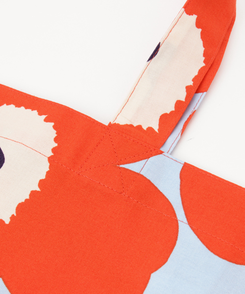 marimekko（マリメッコ）の「PIENI UNIKKO / BAG 44X43（エコバッグ/サブバッグ・レディース・レッド系その他/ブラック系その他・FREE）」の3枚目の写真