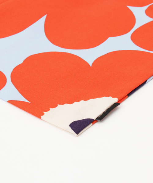 marimekko（マリメッコ）の「PIENI UNIKKO / BAG 44X43（エコバッグ/サブバッグ・レディース・レッド系その他/ブラック系その他・FREE）」の4枚目の写真