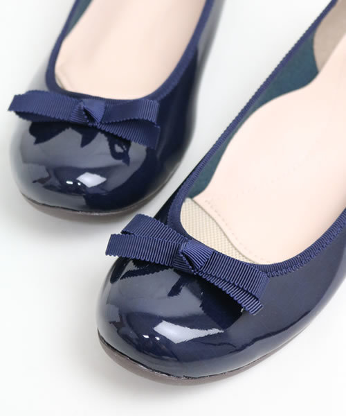 Balancoire(ブランコアール)の「【6時間防水】撥水レインストレッチエナメルリボンウエッジパンプス【MADE IN JAPAN】(パンプス・レディース・ブラック/ネイビー/ダークベージュ/ベージュ系その他/ライトグレー/ローズ/アイボリー/ピンク・L/LL/S/M)」の14枚目の写真