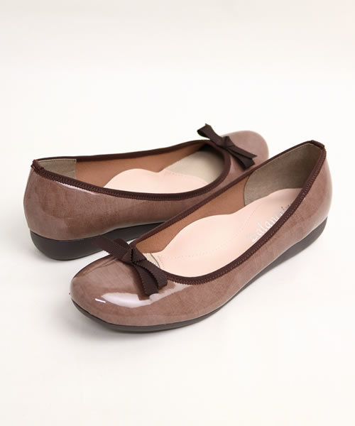 Balancoire(ブランコアール)の「【6時間防水】撥水レインストレッチエナメルリボンウエッジパンプス【MADE IN JAPAN】(パンプス・レディース・ブラック/ネイビー/ダークベージュ/ベージュ系その他/ライトグレー/ローズ/アイボリー/ピンク・L/LL/S/M)」の17枚目の写真