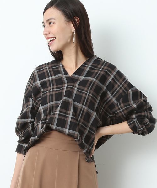 VIS（ビス）の「チェック柄スキッパーシャツ（シャツ/ブラウス・レディース・ホワイト/ネイビー/レッド系その他/ブラック/ブルー系その他・M/L）」の3枚目の写真