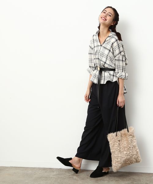 VIS（ビス）の「チェック柄スキッパーシャツ（シャツ/ブラウス・レディース・ホワイト/ネイビー/レッド系その他/ブラック/ブルー系その他・M/L）」の6枚目の写真