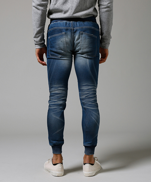 『新品』AZUL by moussy バンダナ柄ドビーデニムショーツ AZUL by moussy（アズールバイマウジー）の「ニュードビーデニム