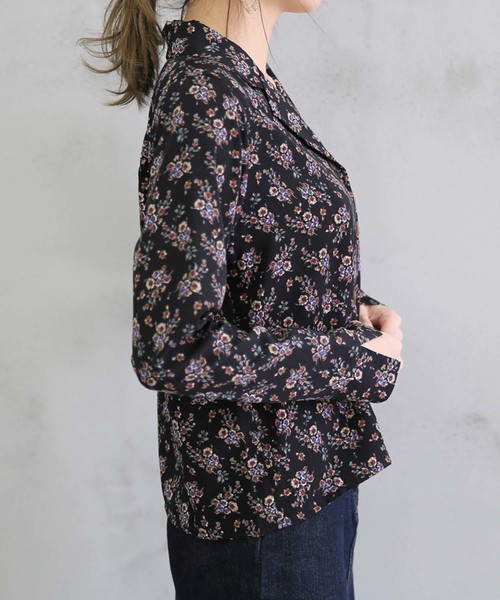 【サイズM☆美品】トルネードマート　長袖シャツ　フロントボタン　花柄　黒　細身 select MOCA（セレクトモカ）の「花柄フロントボタンブラウス/長袖花柄