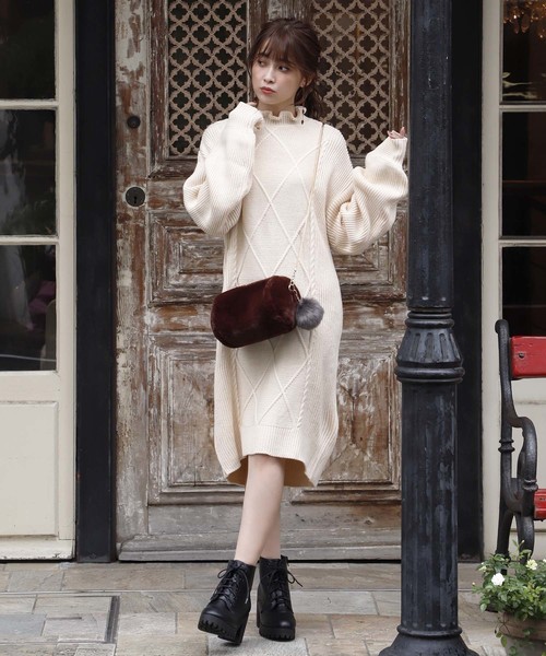 one after another NICE CLAUP（ワンアフターアナザーナイスクラップ）の「ファーバレルバッグ（ショルダーバッグ・レディース・ブラウン/アイボリー/ラベンダー・FREE）」の7枚目の写真