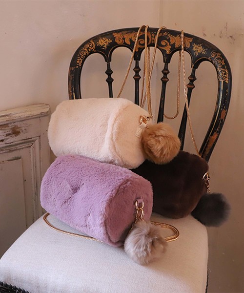 one after another NICE CLAUP（ワンアフターアナザーナイスクラップ）の「ファーバレルバッグ（ショルダーバッグ・レディース・ブラウン/アイボリー/ラベンダー・FREE）」の5枚目の写真