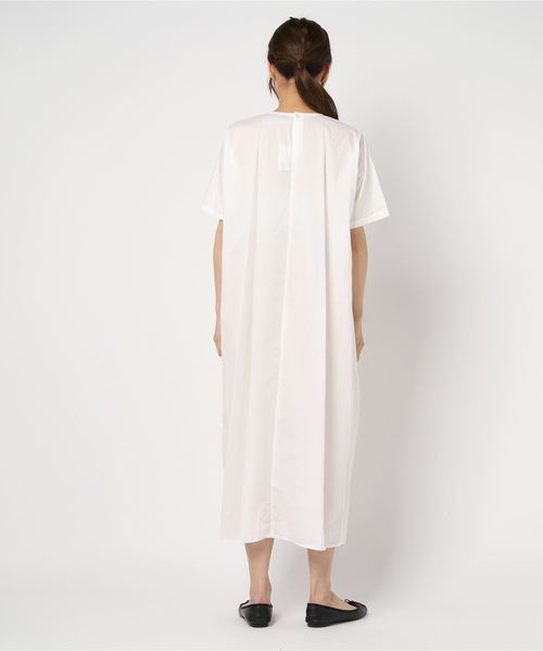 MidiUmi(ミディウミ)の「SIDE_TUCK_ROBE(ワンピース・レディース・ブラック/ネイビー/オフホワイト・FREE)」の4枚目の写真
