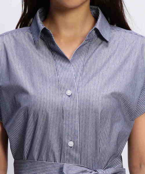 NARACAMICIE（ナラカミーチェ）の「ストライプジャージーシャツワンピース（シャツワンピース・レディース・ブラック/ブルー・MEDIUM/X-LARGE）」の7枚目の写真