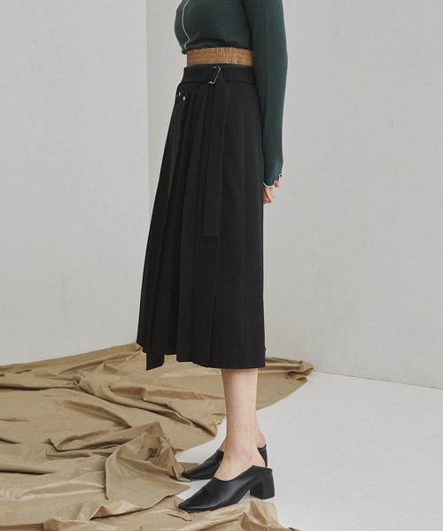 UNITED TOKYO（ユナイテッドトウキョウ）の「ミルフィセミタイトスカート（スカート・レディース・ワインレッド/カーキ/ブラック・1/2）」の13枚目の写真