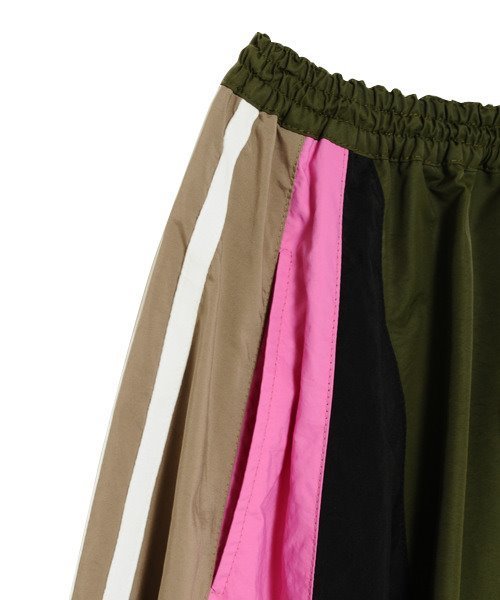 Candy Stripper（キャンディストリッパー）の「BRAVE DINOSAUR スカート（スカート・レディース・ブラック/レッド/カーキ・2）」の9枚目の写真