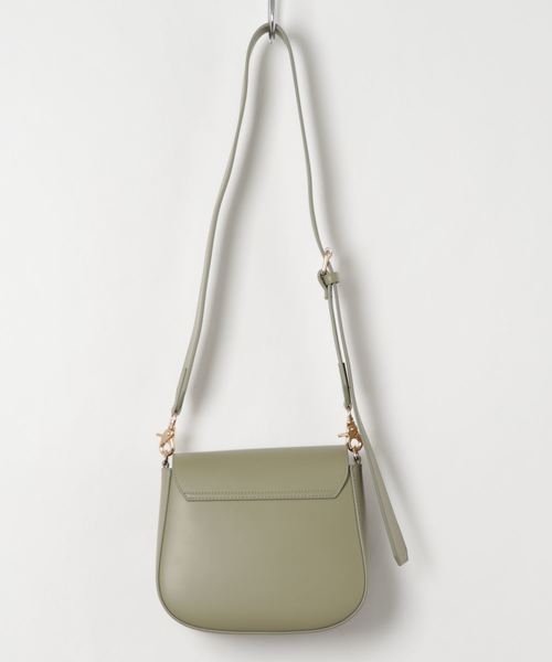 natural couture（ナチュラルクチュール）の「ラインショルダー付きフラップバッグ（ショルダーバッグ・レディース・ダークブラウン/アイボリー/ミント/ピンク・FREE）」の5枚目の写真