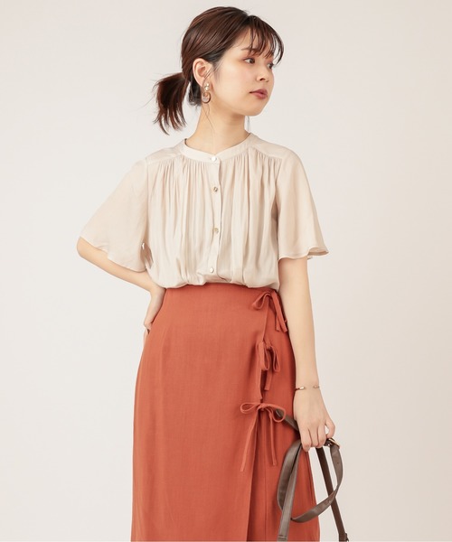 natural couture（ナチュラルクチュール）の「【ZOZO限定】とろみサテンフレア袖ギャザーブラウス（シャツ/ブラウス・レディース・ベージュ/ブラウン/グリーン/アイボリー/その他1/その他2・FREE）」の13枚目の写真