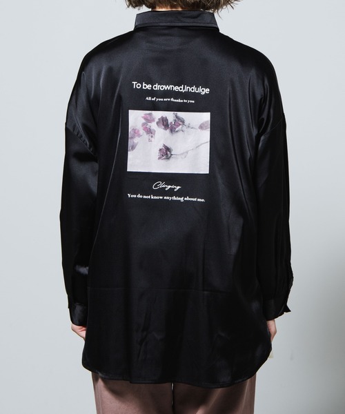 WEGO（ウィゴー）の「WEGO/バックフォトサテンシャツ（シャツ/ブラウス・レディース・ブラック・FREE）」の7枚目の写真