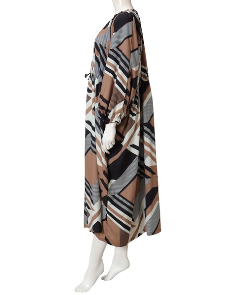 fifth（フィフス）の「ジオメトリックフロントオープンワンピース（ワンピース・レディース・ベージュ・MEDIUM）」の10枚目の写真