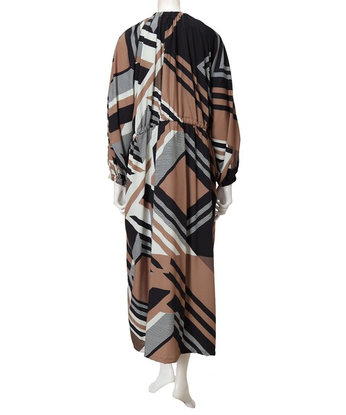 fifth（フィフス）の「ジオメトリックフロントオープンワンピース（ワンピース・レディース・ベージュ・MEDIUM）」の9枚目の写真