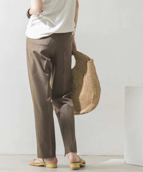 URBAN RESEARCH（アーバンリサーチ）の「麻ストレッチセンタースリットパンツ（その他パンツ・レディース・ネイビー/ブラウン・38/36）」の6枚目の写真