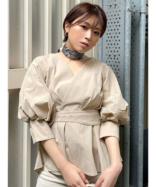 MURUA（ムルーア）の「バックオープンボリュームスリーブシャツ（シャツ/ブラウス・レディース・ホワイト/ブラック/ベージュ/ライトグリーン・FREE）」の10枚目の写真