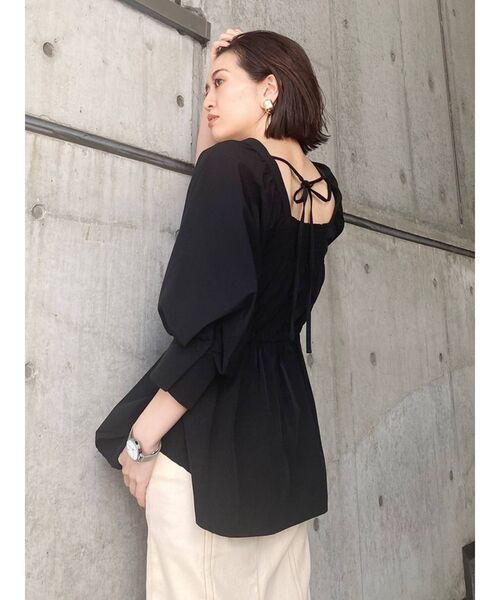 MURUA（ムルーア）の「バックオープンボリュームスリーブシャツ（シャツ/ブラウス・レディース・ホワイト/ブラック/ベージュ/ライトグリーン・FREE）」の18枚目の写真