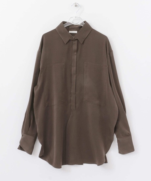 LAATO（ラート）の「BAND COLLAR SLIT BLOUSE（シャツ/ブラウス・レディース・ベージュ/ブラウン・FREE）」の2枚目の写真