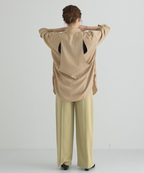 LAATO（ラート）の「BAND COLLAR SLIT BLOUSE（シャツ/ブラウス・レディース・ベージュ/ブラウン・FREE）」の10枚目の写真