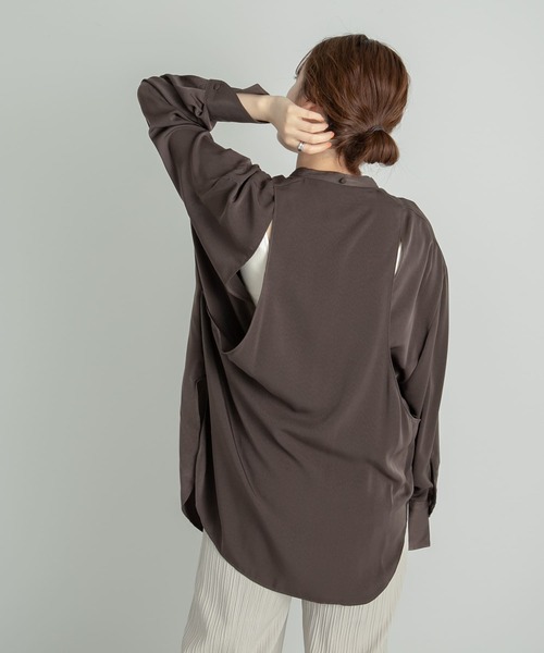 LAATO（ラート）の「BAND COLLAR SLIT BLOUSE（シャツ/ブラウス・レディース・ベージュ/ブラウン・FREE）」の15枚目の写真