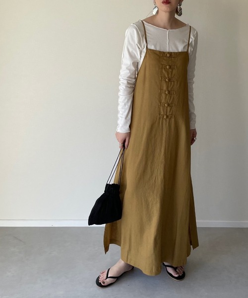 y/m by misato（イムバイミサト）の「チャイナボタンキャミワンピース（ワンピース・レディース・イエロー/ブラウン/ベージュ・FREE）」の3枚目の写真