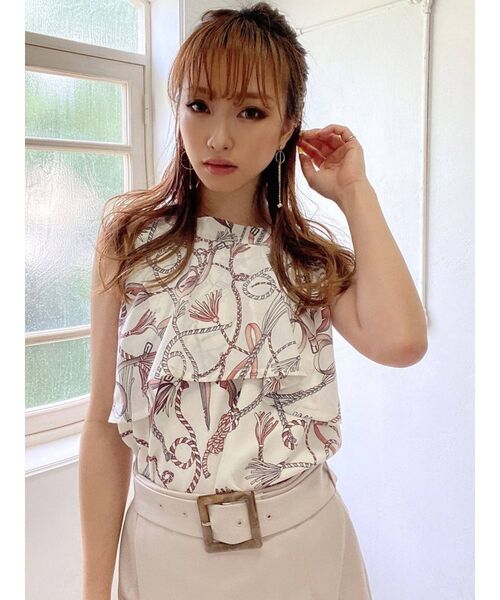 RESEXXY（リゼクシー）の「スカーフ柄ブラウス（シャツ/ブラウス・レディース・ホワイト/ブラック・FREE）」の4枚目の写真