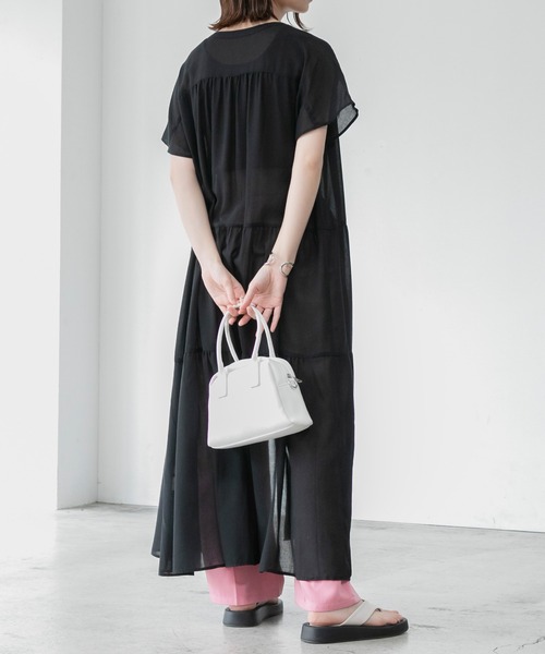 BONLECILL(ボンルシール)の「ふんわりガーゼ バンドカラー ティアード ロングシャツワンピース(ワンピース・レディース・ブラウン/ブラック/アイボリー・FREE)」の21枚目の写真