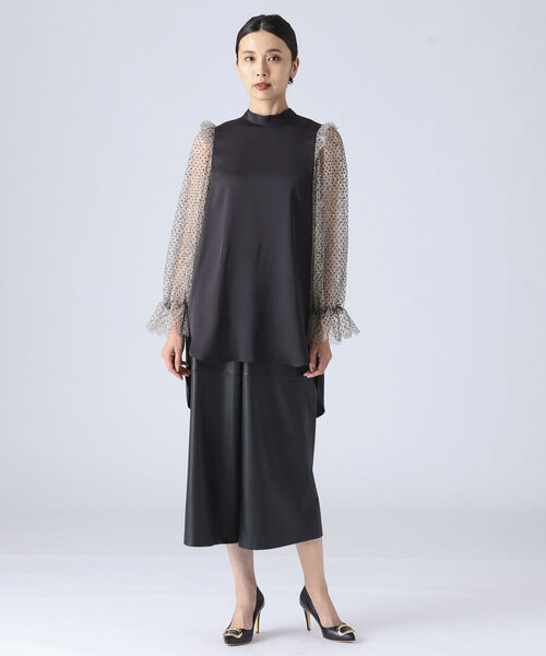 EFFE BEAMS(エッフェビームス)の「ROOM NO.8 / フェイクレザー キュロット(その他パンツ・レディース・ブラック/オリーブ・2/1)」の4枚目の写真