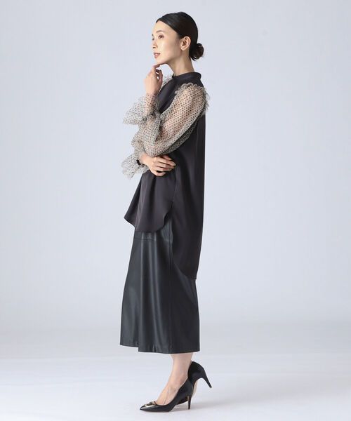 EFFE BEAMS(エッフェビームス)の「ROOM NO.8 / フェイクレザー キュロット(その他パンツ・レディース・ブラック/オリーブ・2/1)」の5枚目の写真