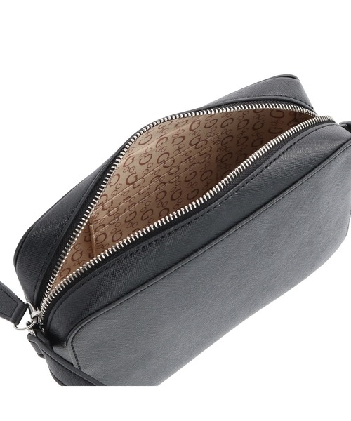 Guess（ゲス）の「RODNEY Crossbody Camera bag（ショルダーバッグ）」 WEAR