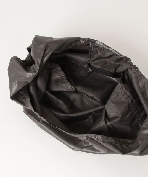 WILD THINGS（ワイルドシングス）の「【WILDTHINGS/ワイルドシングス】NECK POUCH TYPE MA1（ショルダーバッグ・メンズ・オリーブ/ブラック/グレイッシュベージュ・FREE）」の12枚目の写真