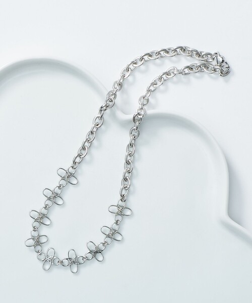 ANEVER(アンエバー)の「【平手友梨奈さん着用】ANEVER LOGO CHARM ネックレス(ネックレス・レディース・シルバー系/ゴールド系・F)」の1枚目の写真