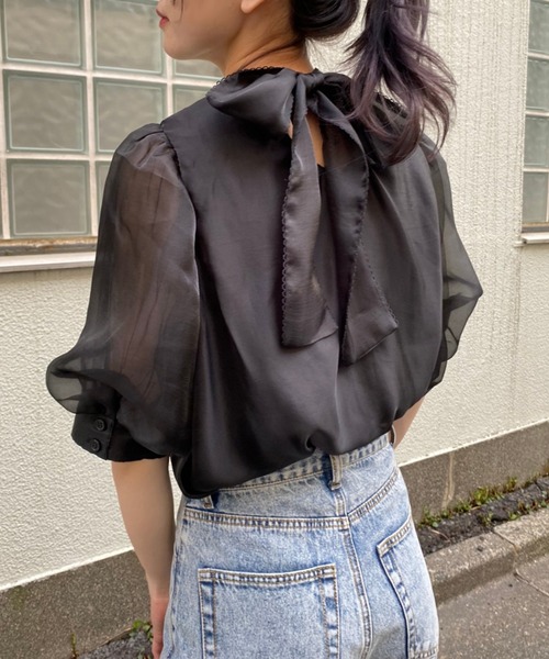 one after another NICE CLAUP(ワンアフターアナザーナイスクラップ)の「バックリボンオーガンジーブラウス(シャツ/ブラウス・レディース・ブラック/ベージュ/オフホワイト/ブルー系その他・FREE)」の3枚目の写真