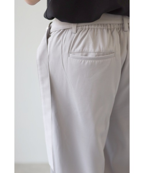 CREARE -LINO-(クレアーレリノ)の「ベルト付き1タック セミワイドスラックスパンツ(スラックス・メンズ・ブラック/グレー/グレイッシュベージュ・M/L)」の8枚目の写真