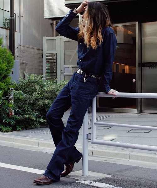 Wrangler(ラングラー)の「77MWZ BOOT CUT/ブーツカット フレアデニムパンツ(デニムパンツ・メンズ・ワンウォッシュ/インディゴブルー・27inch/28inch/29inch/30inch/31inch/32inch/33inch/34inch/36inch)」の15枚目の写真