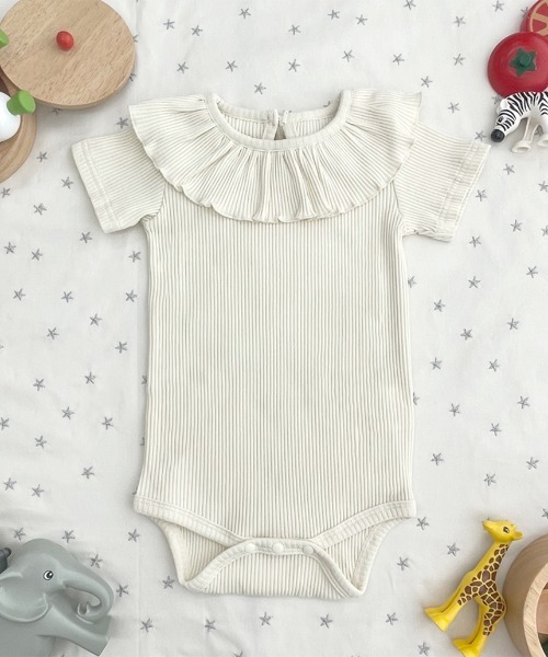 Aenak （アエナック）の「【Aenak/アエナック】半袖フリルリブロンパース（ロンパース・キッズ・パープル系その他/アイボリー/グレー/サーモンピンク/ベージュ・70/90/60/80）」の2枚目の写真