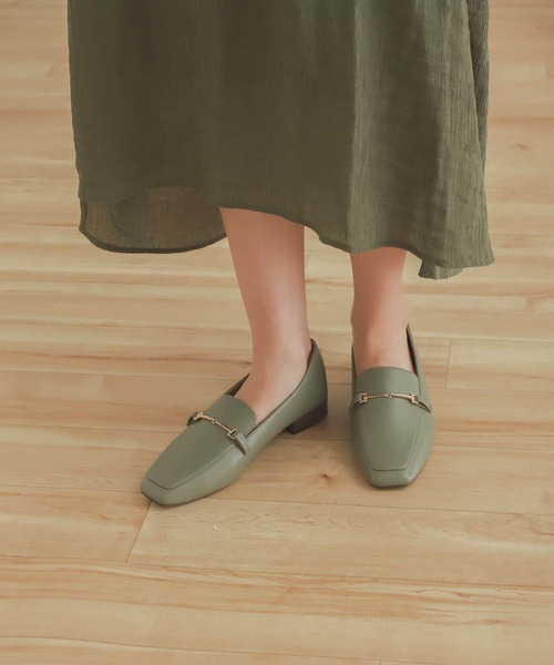 SENSE OF PLACE by URBAN RESEARCH（センスオブプレイスバイアーバンリサーチ）の「スクエアトウフェイクレザービットローファー（ローファー・レディース・ブラック/アイボリー/ブラウン/カーキ・MEDIUM/SMALL/LARGE）」の11枚目の写真